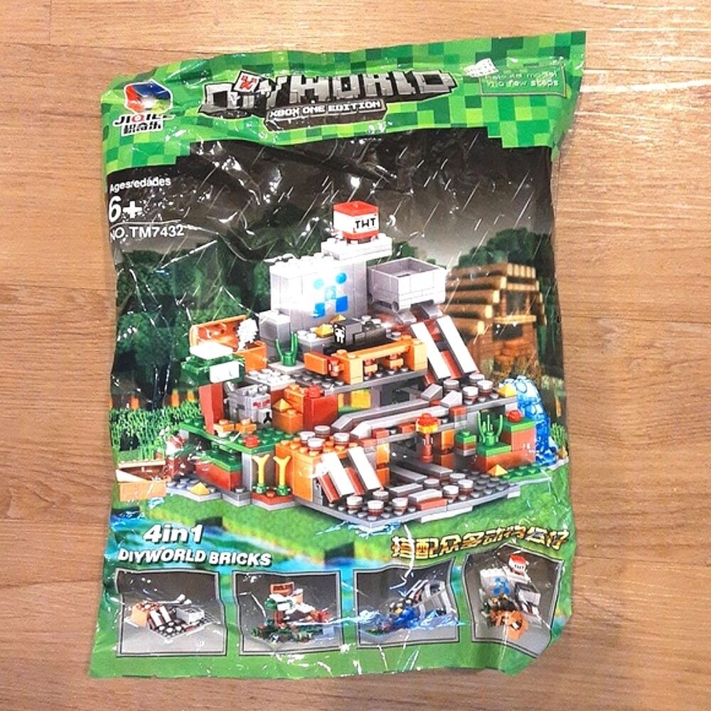 DIY World Xbox One Edition Building Bricks Set TM7432 NEW SEALED Jiqile Bricks